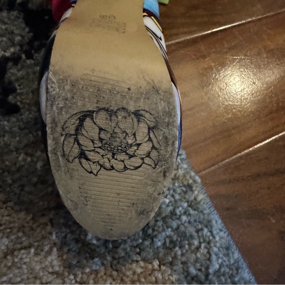 Artistic Floral Peep-Toe Heels - Picture 7 of 8